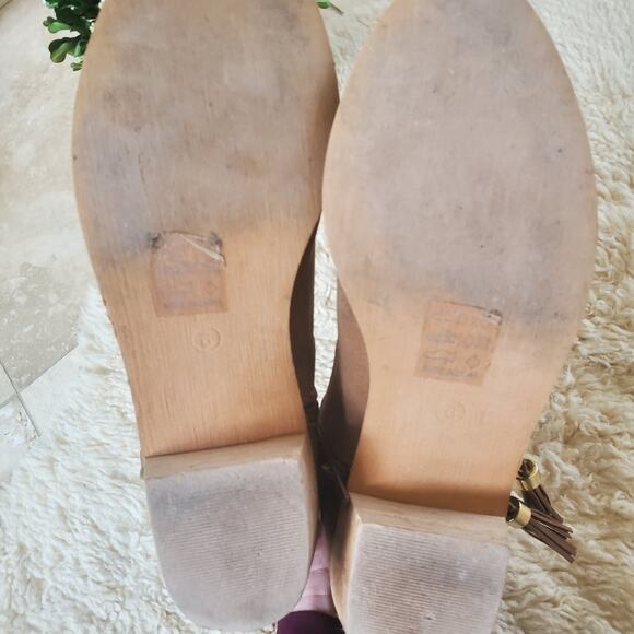 NWOT condition ASOS sz 6 suede tan zip up booties with tassels - Picture 5 of 6